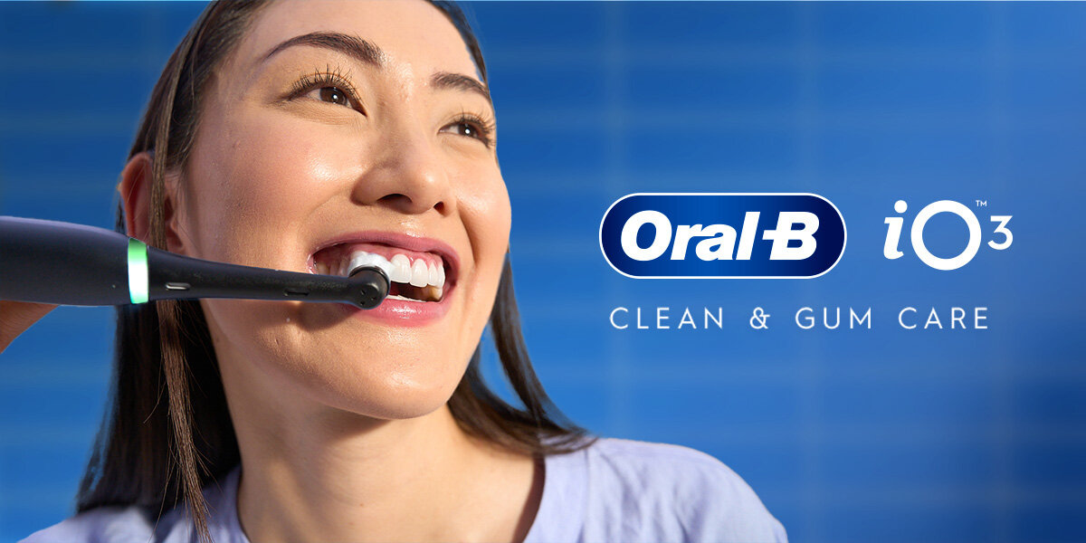 Zestaw szczoteczek magnetycznych ORAL-B iO 3 (2 sztuki) zdjęcie lifestyle Czyste zęby i zdrowe dziąsła