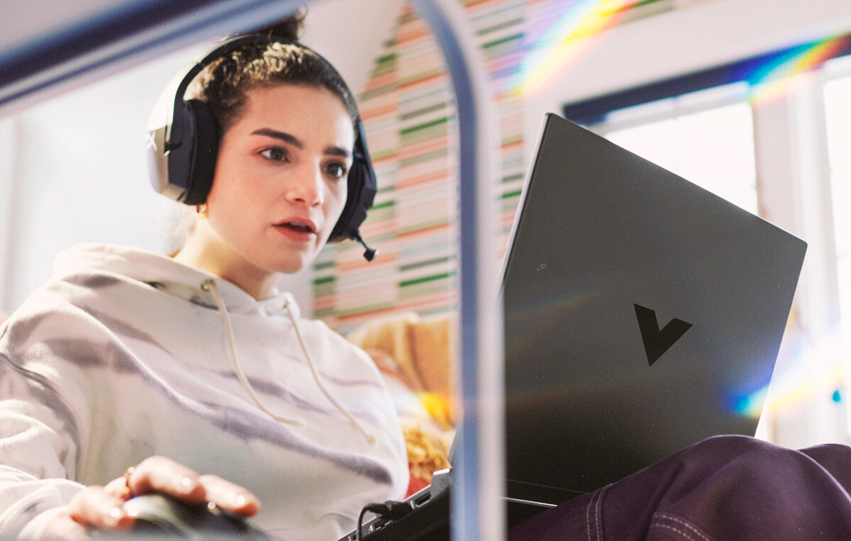 Laptop HP Victus 15 - Technologia chłodzenia OMEN Tempest Cooling   