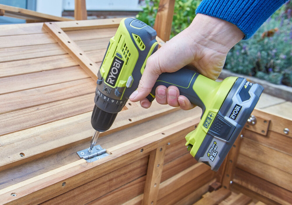 Wiertarko-wkrętarka udarowa RYOBI R18PD31-252TA55 24-pozycyjna regulacja momentu obrotowego w drewnie do 38 mm w metalu do 13 mm