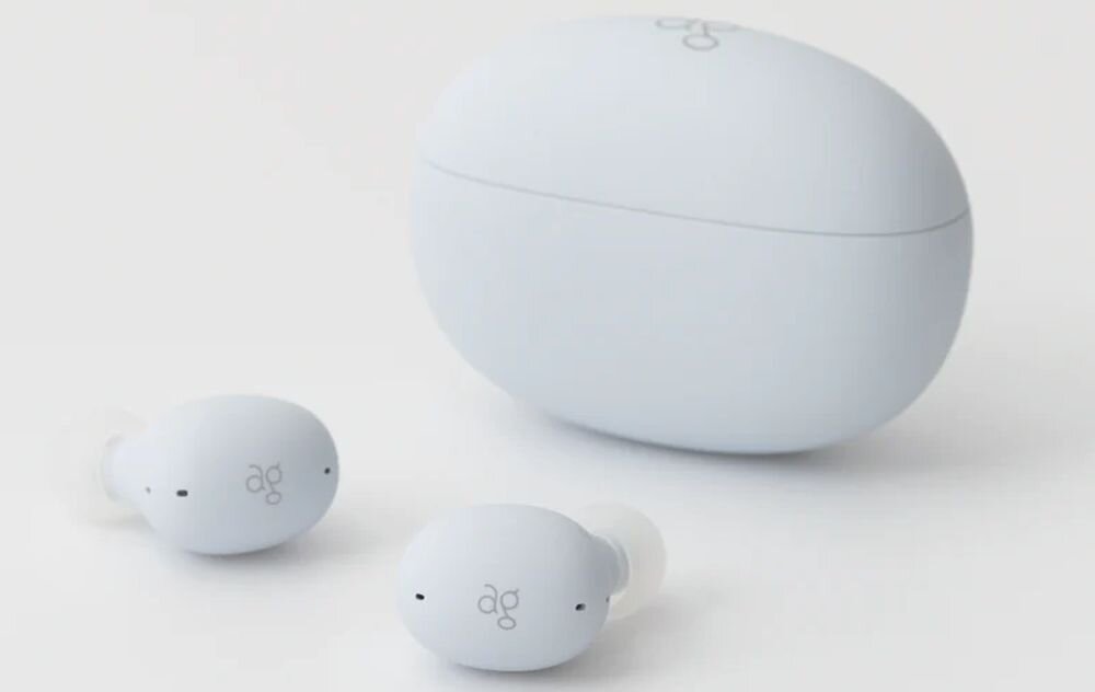 FINAL AUDIO Ag Uzura ANC słuchawki dokanałowe czas pracy do 35 godzin etui ładujące USB-C akumulator 490 mAh, słuchawki dokanałowe z etui ładującym na białym blacie