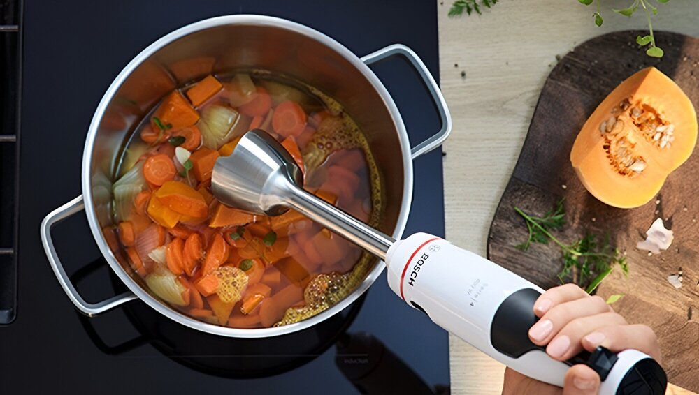 Blender ręczny ErgoMaster Serie 4 blender w użyciu, innowacyjny, wydajność