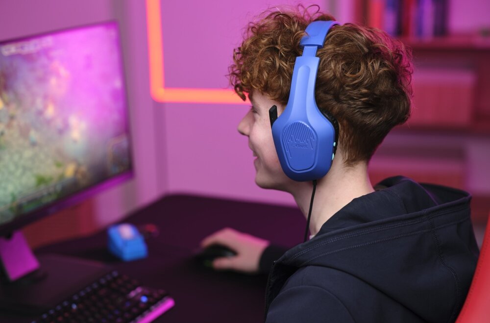 Słuchawki TRUST GXT415 Zirox lekkość użytkowanie multiplatformowość zwycięstwo głośniki przetworniki kolor jakość dźwięk doznania 