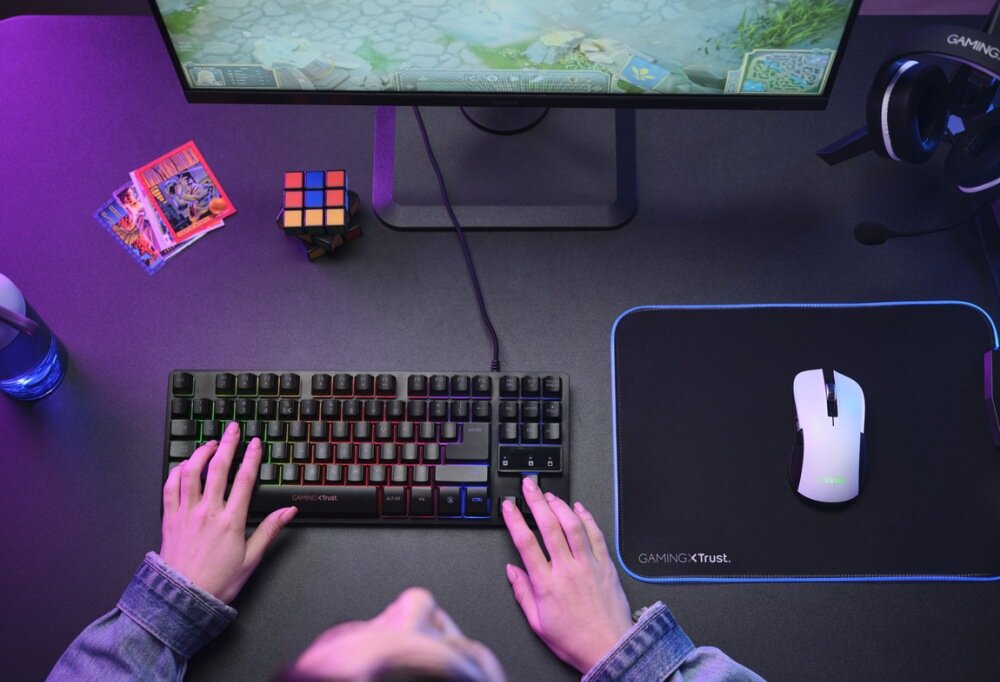 Mysz TRUST GXT 923 YBAR RGB lekkość przewodowa bezprzewodowa podświetlenie działanie konstrukcja przyciski konfiguralne sensor optyczny połączenie rozgrywka komfort