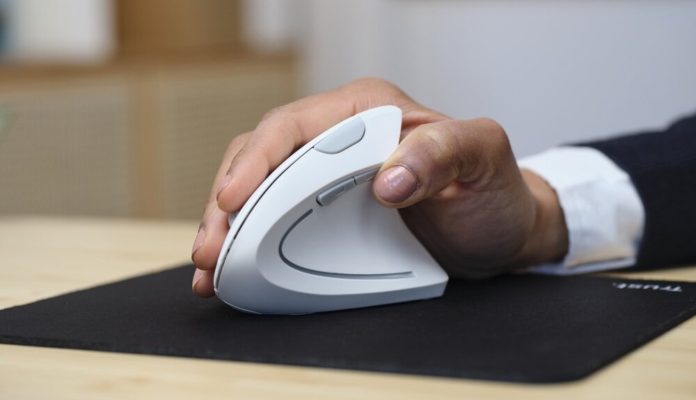 Mysz TRUST Verto Wireless naturalna pozycja komfort użytkowanie bezprzewodowe połączenie
