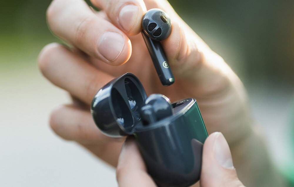 Słuchawki dokanałowe MANTA MNH01 Czarny design komfort lekkość dźwięk jakość wrażenia słuchowe ergonomia lekkość sport aktywność podróże czas pracy działanie akumulator