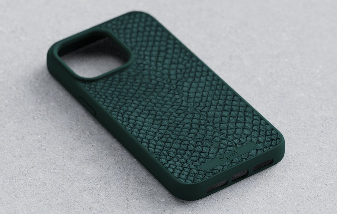 Etui NJORD BY ELEMENTS Salmon Leather MagSafe do Apple iPhone 15 elaganckie ochrona smartfona Wyjątkowy wygląd Najwyższej jakości materiały MagSafe Ochrona aparatu Precyzyjne