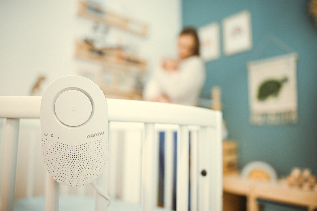 Monitor oddechu NANNY BM-03 Sytuacje zagrożenia głośny sygnał dźwiękowy widoczne światło alarmowe Wyraźne komunikaty