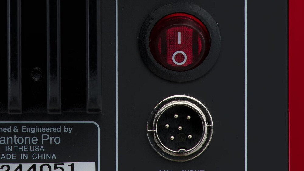 Monitory studyjne AVANTONE MixCube Active  - wzmacniacz