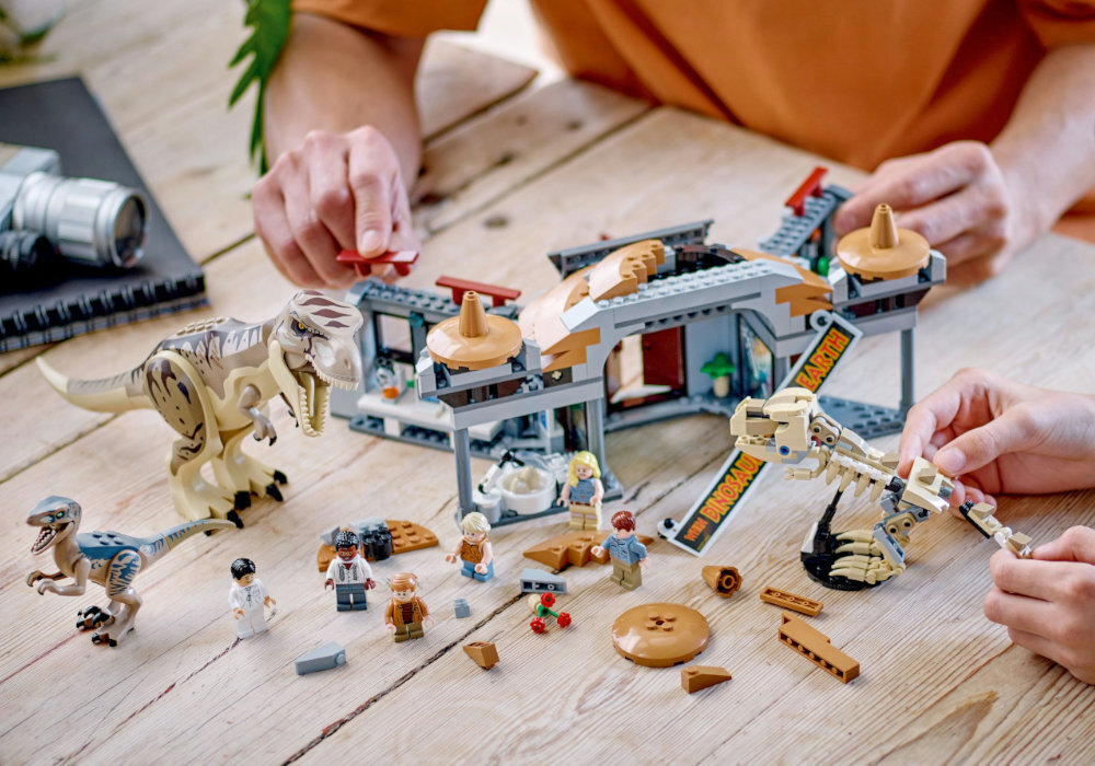 LEGO 76961 Jurassic World Centrum dla odwiedzających: atak tyranozaura i raptora zabawa edukacja rozwój wyposażenie kreatywność