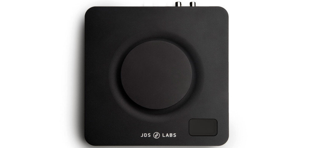 Wzmacniacz słuchawkowy JDS LABS Element III Boosted Copper Ring wyświetlacz OLED i sterowanie, wzmacniacz słuchawkowy od góry na białym tle