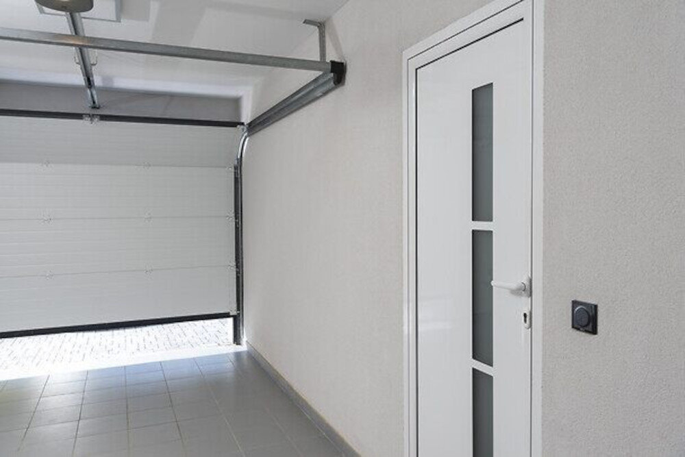 Nadajnik naścienny SOMFY RTS 3-kanałowy 1870781 do 20 metrow bezprzewodowe dzialanie odporny