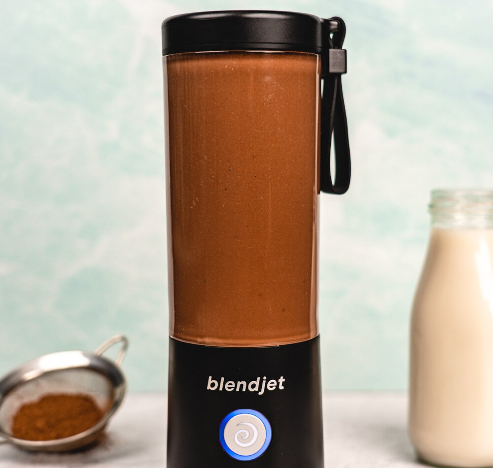 Blender personalny BLENDJET 2 uciera blenduje trening czas silownia
