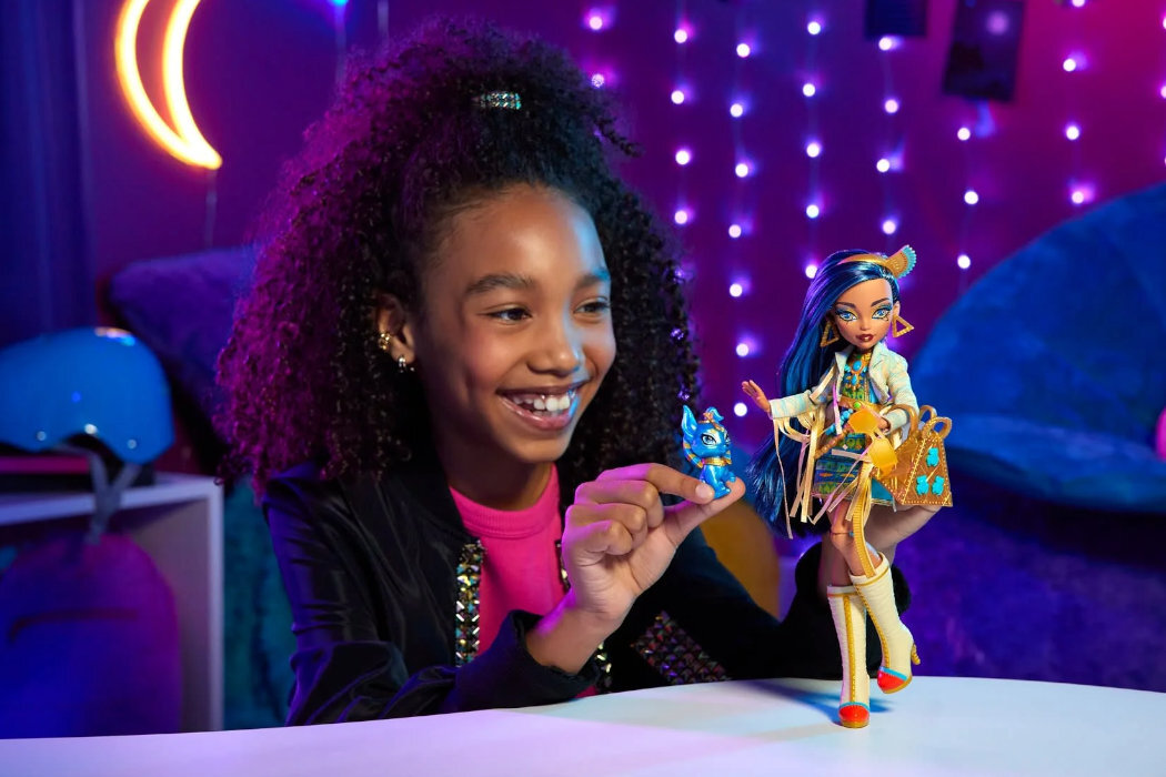 Lalka MONSTER HIGH Cleo De Nile zabawa kreatywność wyposażenie wyobraźnia dodatki kolekcja