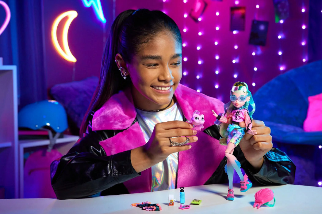Lalka MONSTER HIGH Lagoona Blue zabawa kreatywność wyposażenie wyobraźnia dodatki kolekcja