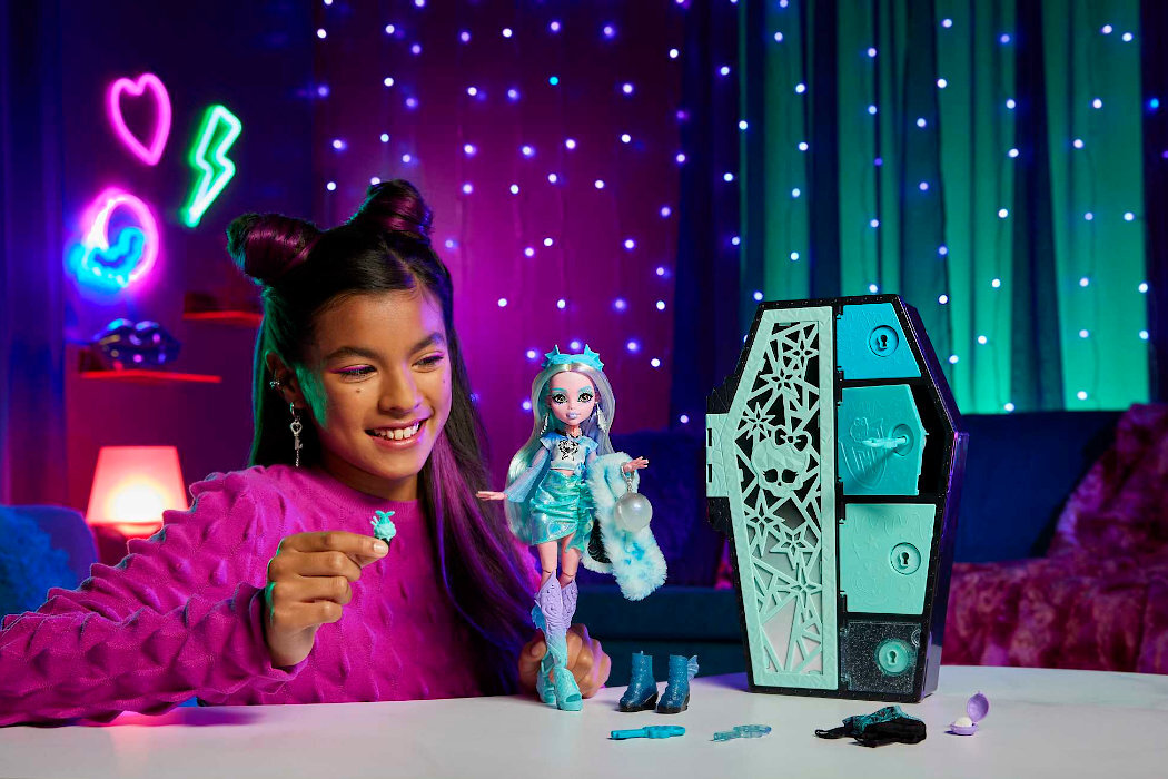 Lalka MONSTER HIGH Lagoona Blue Seria 2 HNF76 zabawa kreatywność wyposażenie wyobraźnia dodatki kolekcja