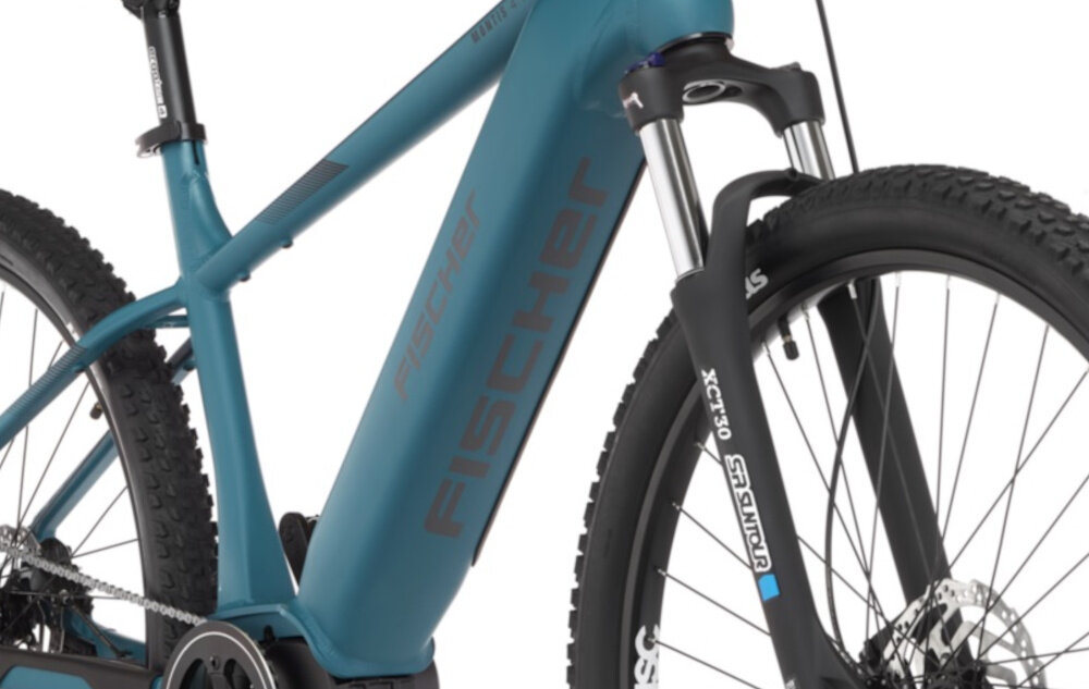 Rower elektryczny FISCHER Montis 4.1I U19 29 cali Niebieski akumulator litowo-jonowy wytrzymaly zintegrowany z rama pojemnosc 17,5 Ah / 630 Wh zasieg do 150 km czas ladowania okolo 6 godzin waga wlasna 3,6 kg waga roweru 27 kg