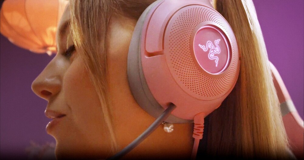 Słuchawki RAZER Kraken Kitty V2 design komfort lekkość dźwięk jakość wrażenia słuchowe ergonomia lekkość sport aktywność podróże czas pracy działanie akumulator