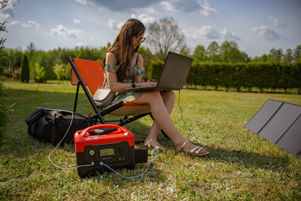 Stacja zasilania GREENSO STZ02 600W, 577Wh pojemnosc nominalna 156000 mAh litowo-jonowa bateria solidna konstrukcja mobilnosc niezaleznosc pewnosc dzialania