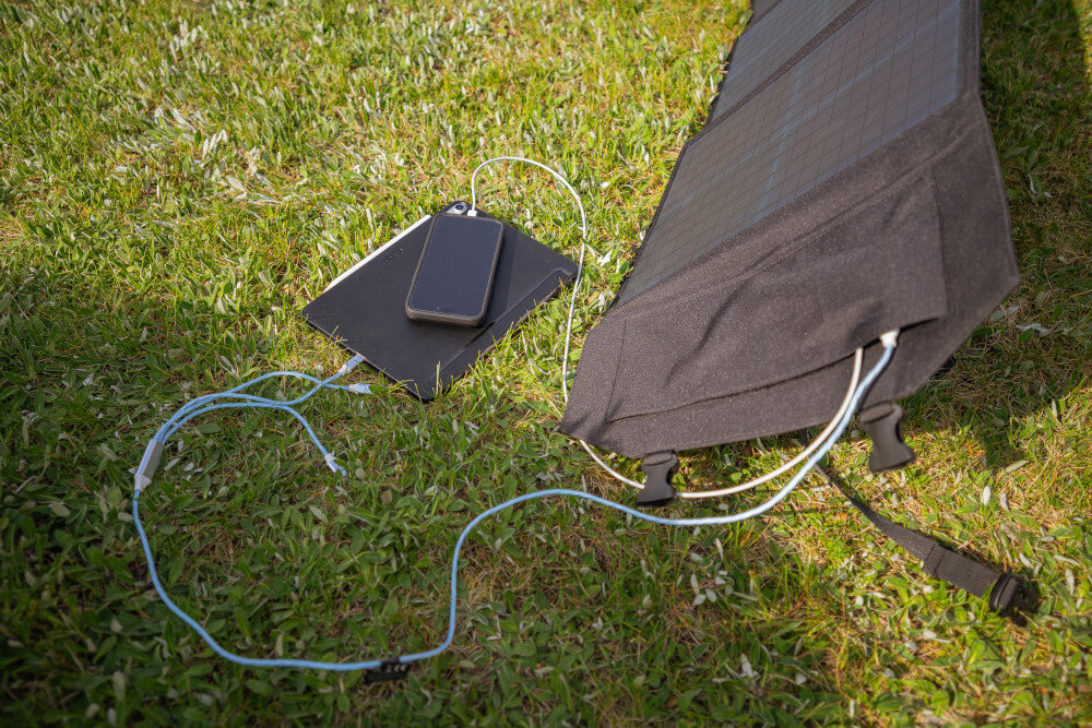 Panel fotowoltaiczny GREENSO STZ03 100W przenosna natura moc 100 W wysoka wydajnosc energetyczna na poziomie 21,40% szybkie ladowanie urzadzen elktrycznych