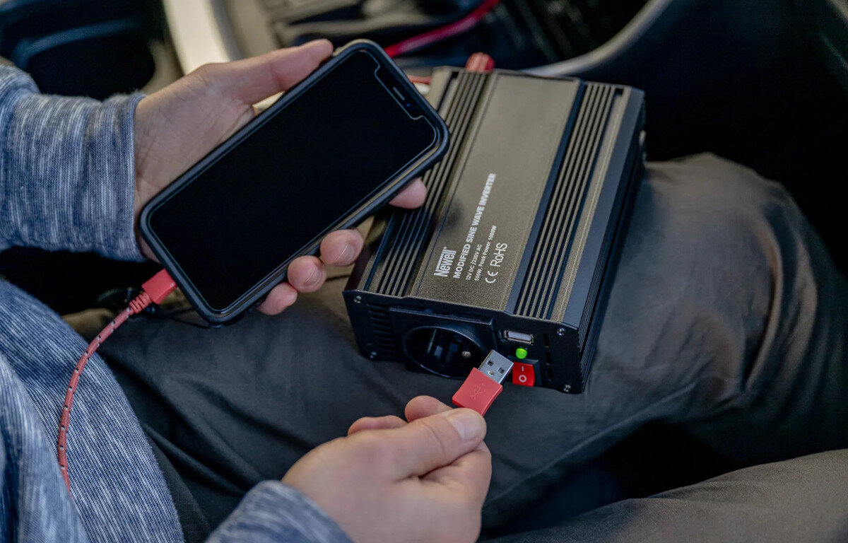 Przetwornica NEWELL 12V na 230V 500W Modyfikowana sinusoida działanie zastosowanie przeznaczenie cechy opis