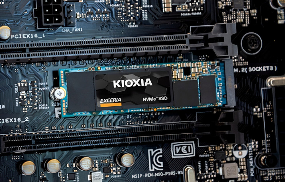 Komputer XQUANTUM XQR3R8S500-XA1 R3-3200G 8GB RAM 500GB SSD dysk pojemność interfejs dane miejsce