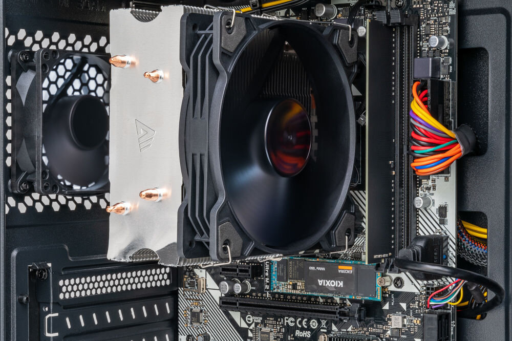 Komputer XQUANTUM XQR3R8S500-XA1 R3-3200G 8GB RAM 500GB SSD chłodzenie wentylator temperatura