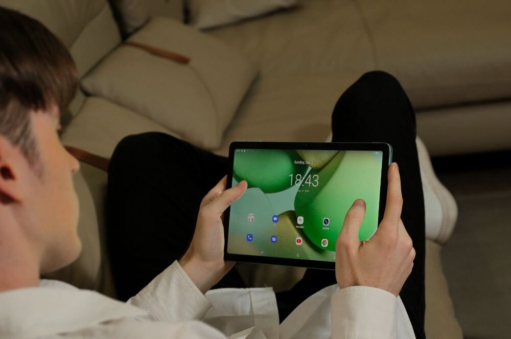 Tablet DOOGEE T30 Pro ekran bateria aparat procesor ram pamięć pojemność rozdzielczość zdjęcia filmy opis dane cechy blokady system łączność wifi bluetooth obudowa szkło odporność porty muzyka transfer sieć przekątna matryca waga czujniki oled amoled ips