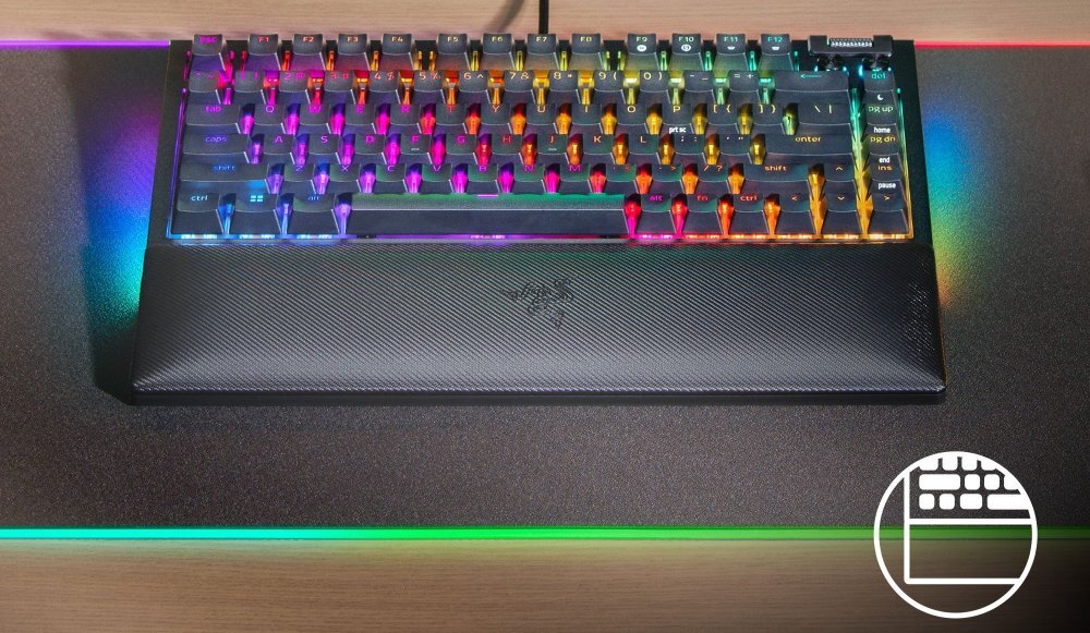 Klawiatura RAZER BlackWidow V4 podświetlenie makra multimedialne przyciski anti-ghosting możliwości wyniki gra funkcje mechaniczna klawiatura wygoda design