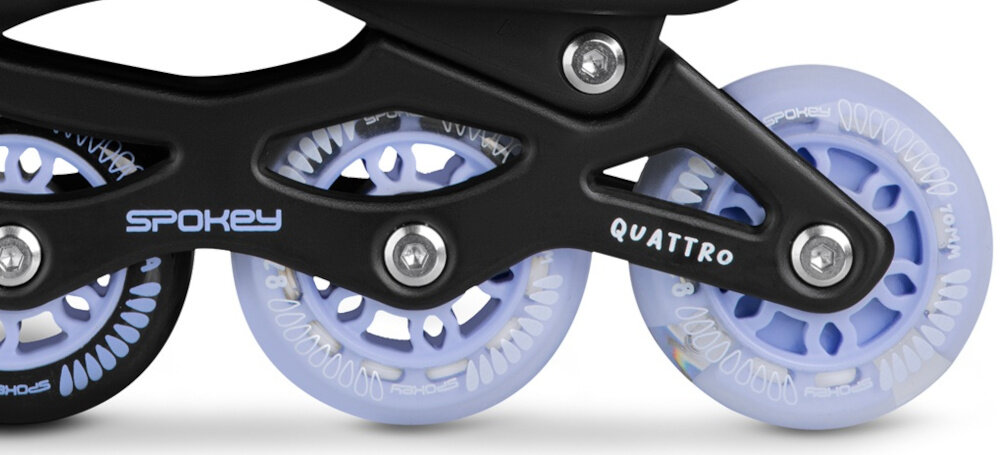 Łyżworolki SPOKEY Quattro 4w1 (rozmiar 34-37) Czarno-fioletowy zbliżenie na przednie kółka białe tło układ kółek PU o twardości 82A i rozmiarze 70 mm łożyska ABEC-7 Carbon stabilna i dynamiczna jazda ułatwia utrzymanie równowagi sprawnie reagować na zmiany kierunku komfort toczenia diody LED świecą podczas jazdy atrakcyjny dynamiczny wygląd bezpieczeństwo