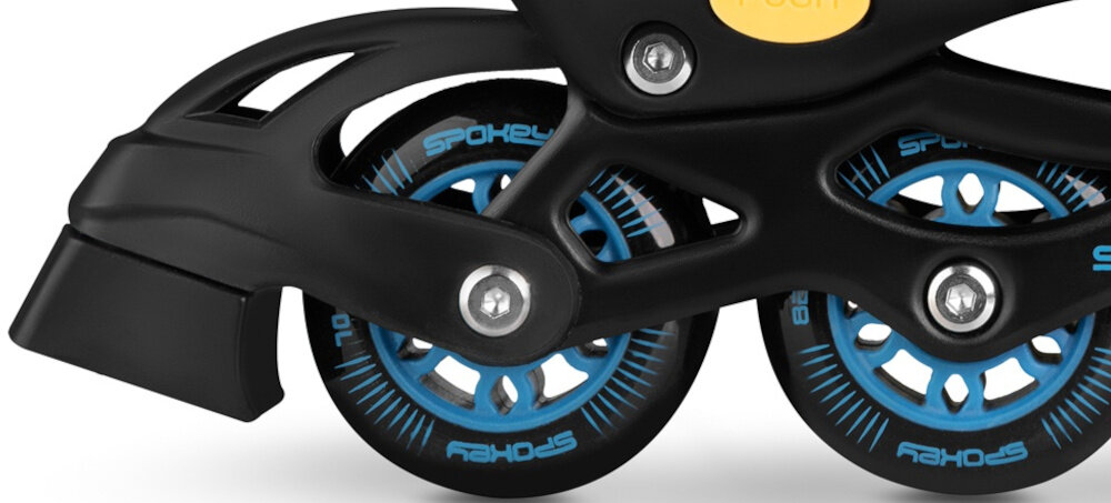 Łyżworolki SPOKEY Quattro 4w1 (rozmiar 38-41) Czarno-niebieski zbliżenie na hamulec białe tło hamulec nożny pełna kontrola nad zatrzymywaniem się można precyzyjnie regulować prędkość minimalizując ryzyko wypadków zwiększając komfort jazdy