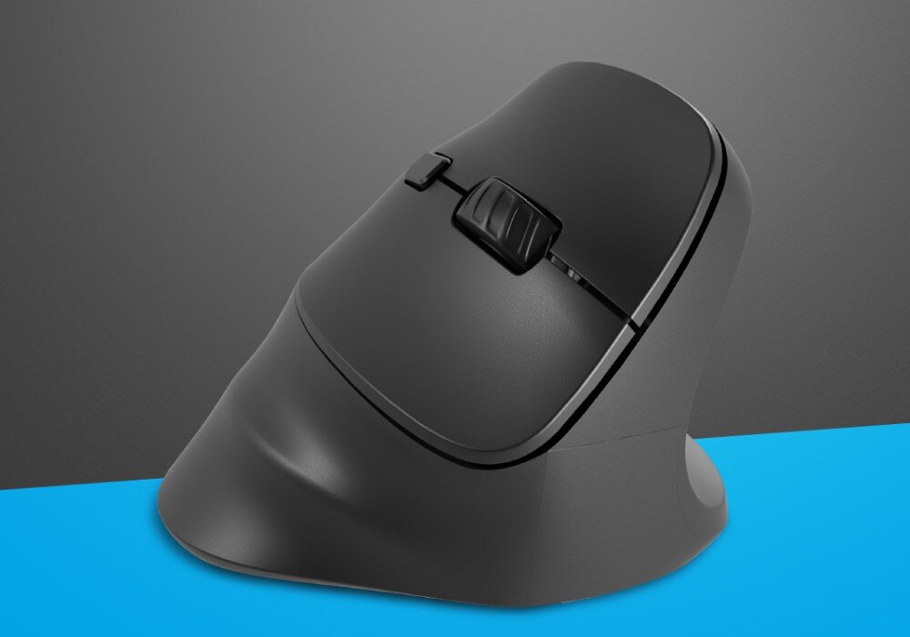 Mysz NATEC Crake 2 Ergonomiczna mysz pionowa widoczna z profilu, ułożona pod kątem z widocznymi przyciskami głównymi oraz rolką przewijania