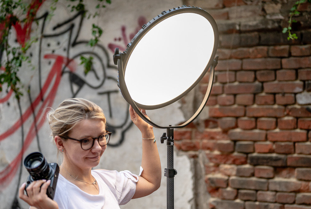 Lampa LED NEWELL Air Artha XL pokrowiec sposób transportu solidną ochronę zamek błyskawiczny rączkę przegródki