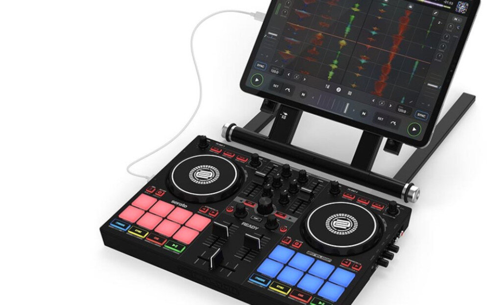 Kontroler DJ RELOOP Ready zasilany przez USB