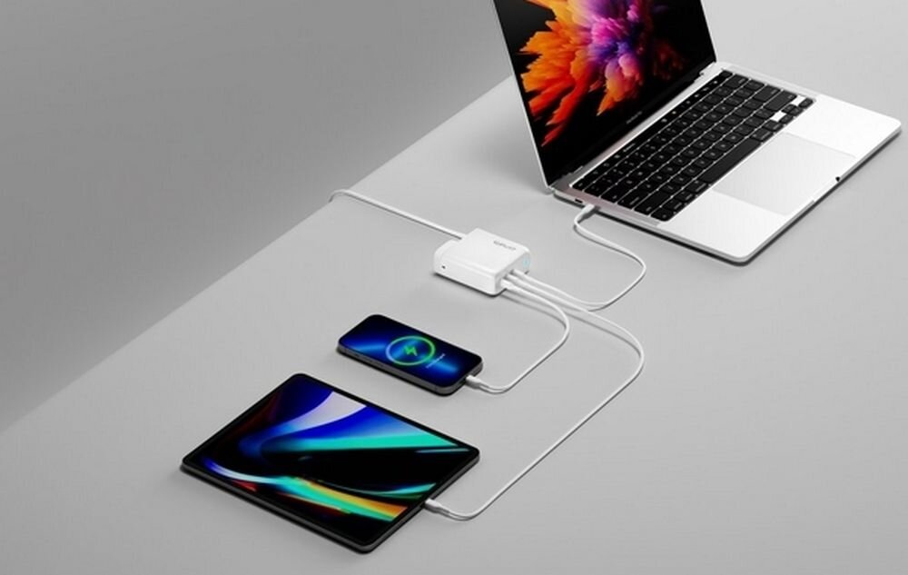 4SMARTS GaN Flex Pro 140 W - ładowarka obśugująca trzy urządzenia, tablet, telefon, laptop