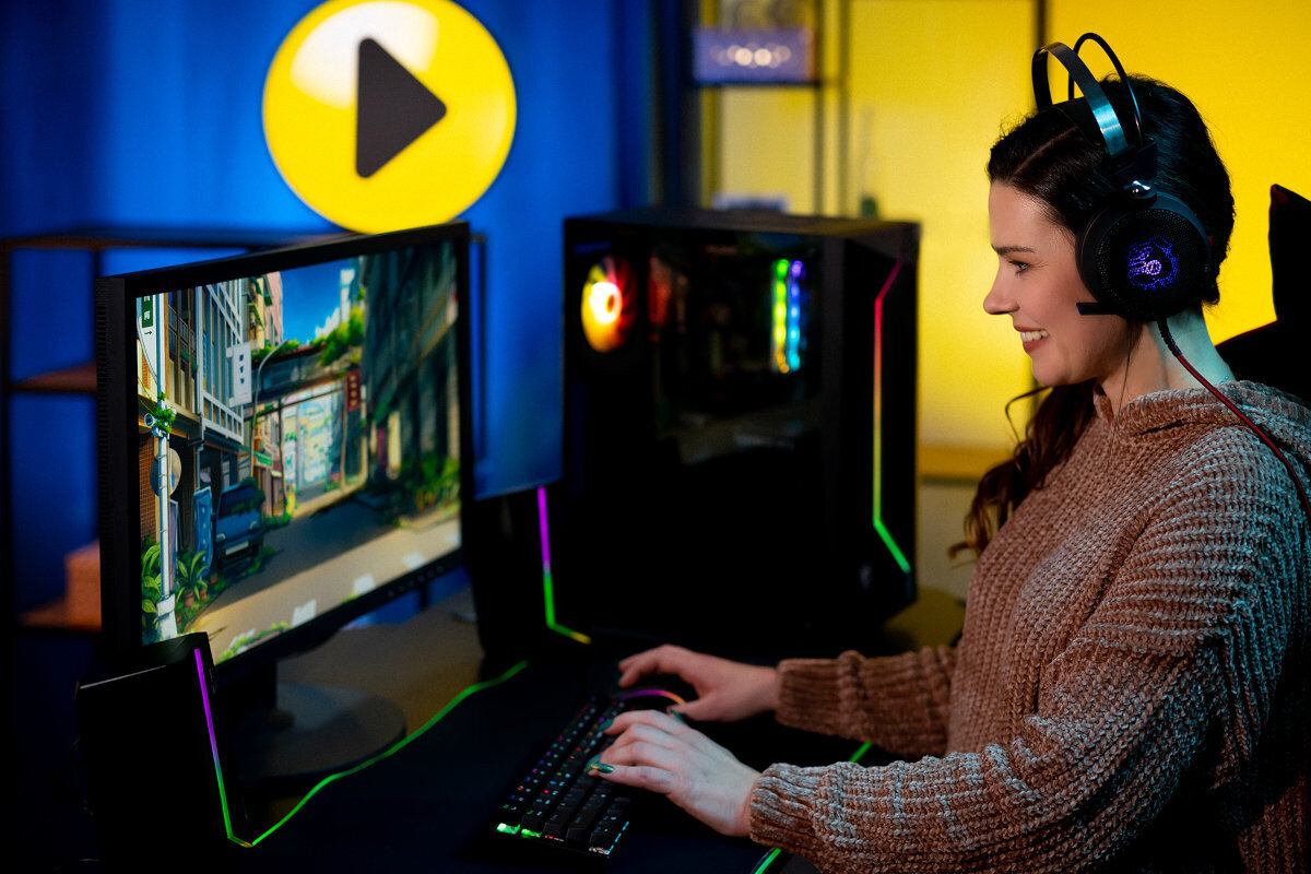 Komputer MAD DOG MD3600-A22 R5-3600 16GB RAM 500GB SSD Radeon RX6600 Windows 11 Home obudowa wygląd wentylatory filtry panel boczny