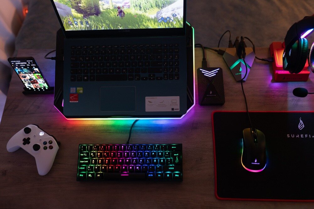Klawiatura SUREFIRE Kingpin X1 RGB obsluga multimedia filmy rozgrywka