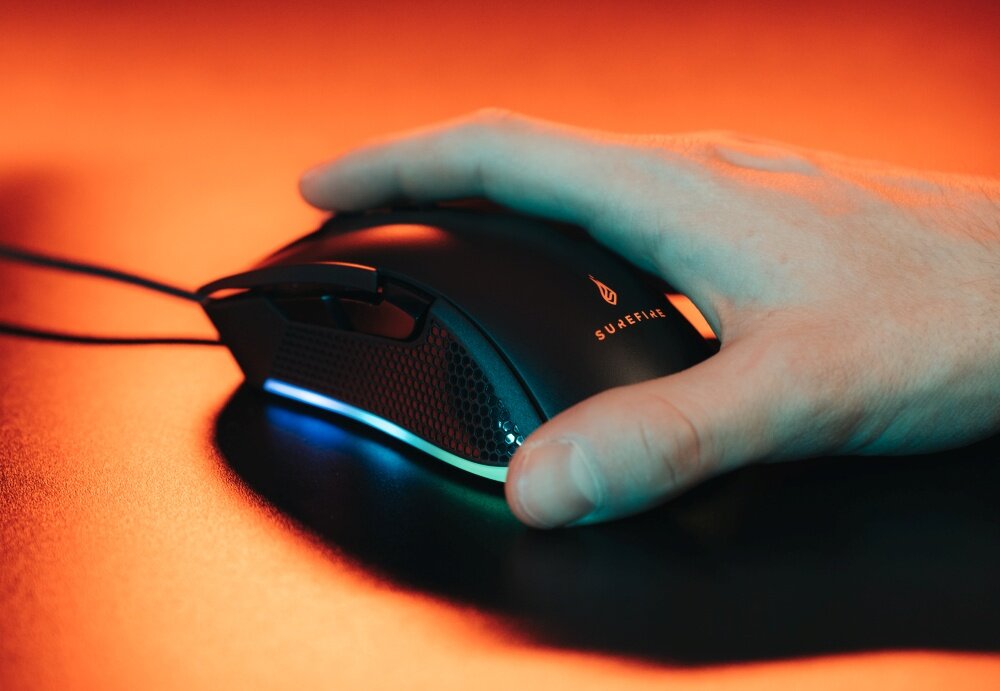Mysz SUREFIRE Buzzard Claw RGB podswietlenie przyciski kontrola rozgrywka manewry programowalne przyciski