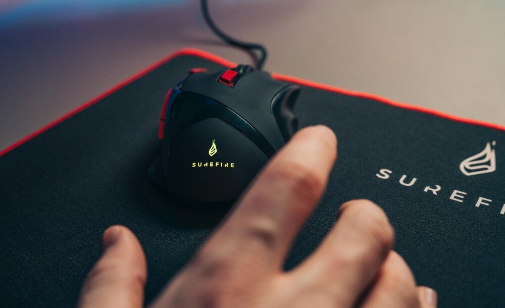 Mysz SUREFIRE Eagle Claw RGB podswietlenie przyciski kontrola rozgrywka manewry programowalne przyciski
