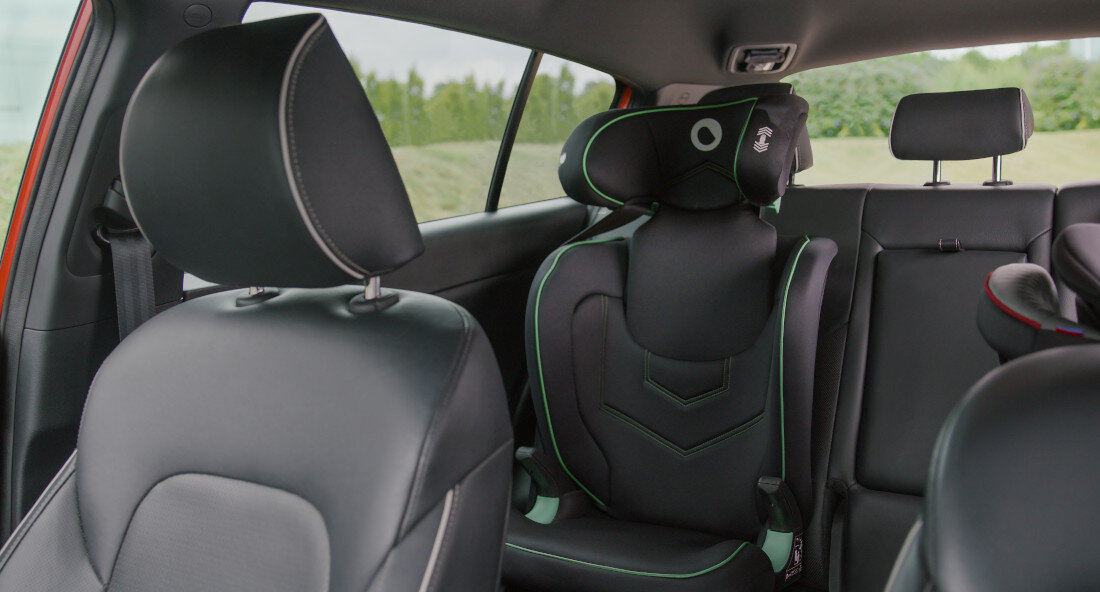 Fotelik samochodowy LIONELO Neal (15-36 kg) Czarny testy zderzeniowe czołowe tylne boczne wzrost zakres