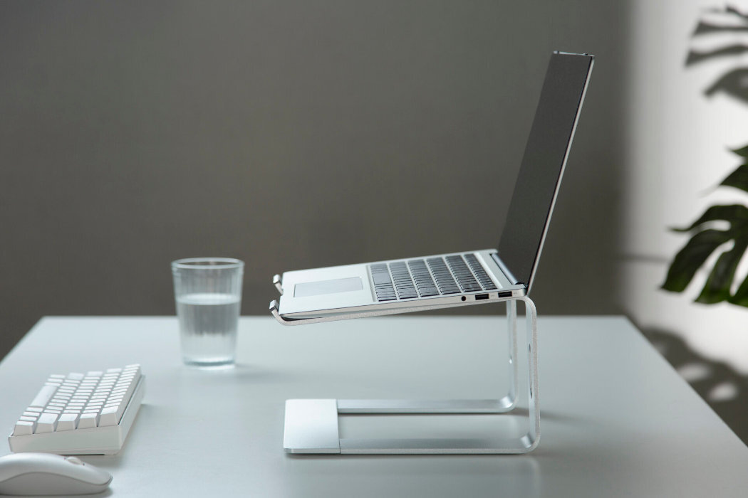 Podstawka pod laptopa GEMBIRD NBS-D1-01 ergonomia wygoda bezpieczeństwo przenoszenie silikon aluminium