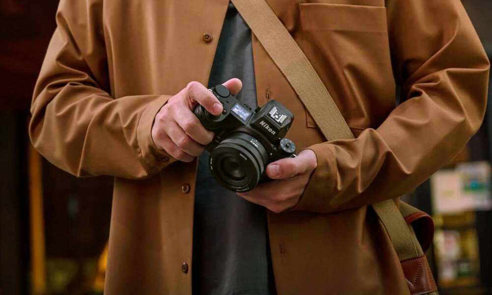 Obiektyw NIKON Nikkor Z 26 mm f/2.8 mocowanie szczelność osłona wielkość
