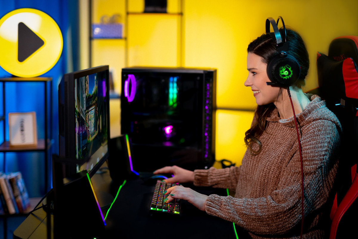 Komputer MAD DOG MD3600-A06 R5-3600 16GB RAM 500GB SSD 1TB HDD GeForce RTX3060 Windows 11 Home obudowa