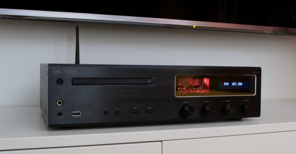 Amplituner TAGA HARMONY HTR-1500 - ładowanie