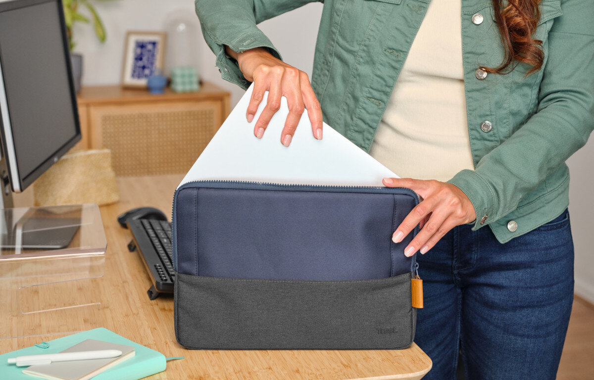 Etui na laptopa TRUST Lisboa 13.3 cali Niebieski przeznaczenie materiał wykonanie recykling