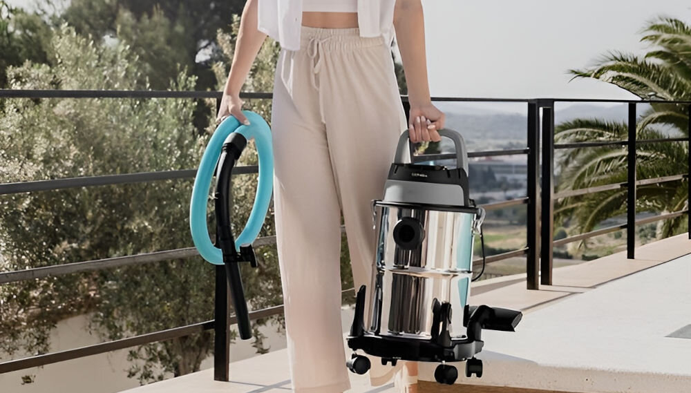 Odkurzacz warsztatowy CECOTEC Conga Rockstar Wet & Dry Steel 8113 lekki design łatwe w transporcie przechowywaniu ergonomiczny uchwyt wygodne przenoszenie urządzenia łatwe schowanie w szafie do różnycvh zadań łatwe schowanie w bagażniku auta