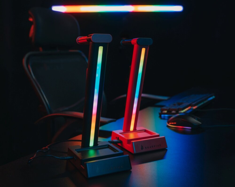 Stojak na słuchawki SUREFIRE Vinson N2 Dual Balance Gaming RGB przechowywanie porządek biurko podstawka telefon organizer kable 2 zestawy słuchawkowe koncentrator USB porty USB-A
