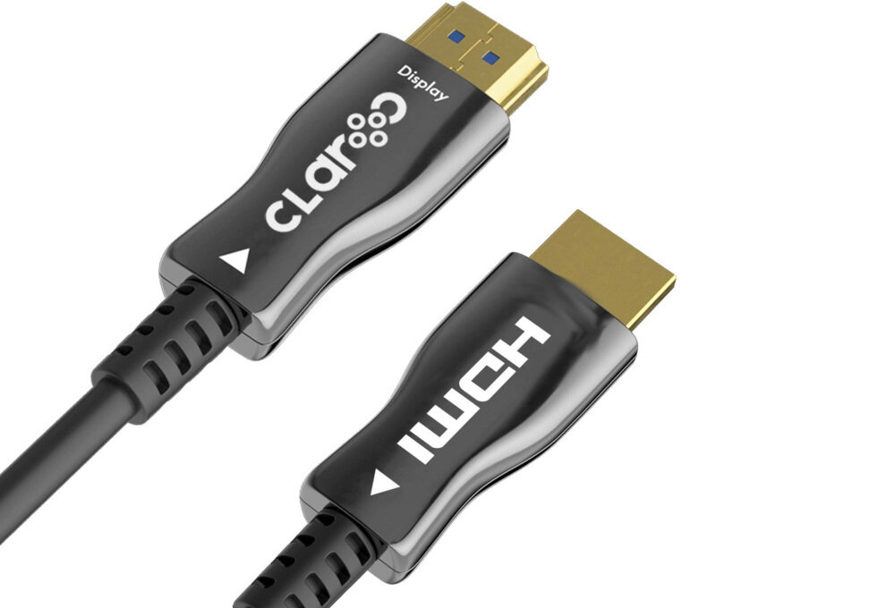 Kabel optyczny HDMI HDMI CLAROC 50 m metalowe wtyki pozłacane złącza zasilanie z portu HDMI, kabel po skosie na białym tle