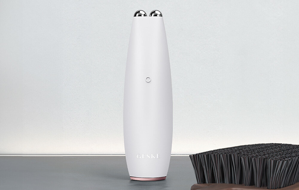 Urządzenie do mikroprądowego liftingu twarzy GESKE GK000013SL01 6w1 Biały blask niweluje drobne zmarszczki wokół oczu, ust i na czole