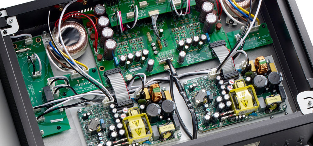 Wzmacniacz TEAC AP-701  - chłodzenie