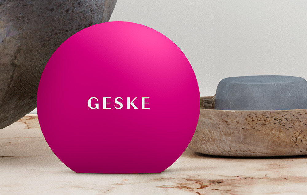 Urzadzenie do powiekszania ust 4w1 GESKE GK000055MG01 Fioletowy ksztalt usta do modelowania i wzmocnienia
